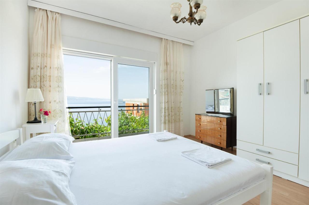 Apartments Antonija Omis Ngoại thất bức ảnh