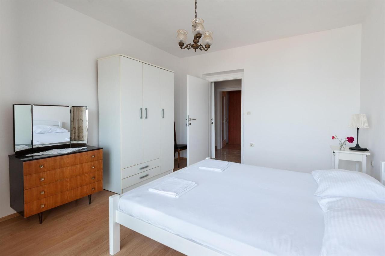 Apartments Antonija Omis Ngoại thất bức ảnh